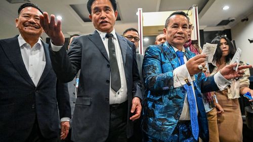 Ramai-ramai Yusril hingga Hotman Paris Bela Prabowo-Gibran dari Gugatan Anies dan Ganjar