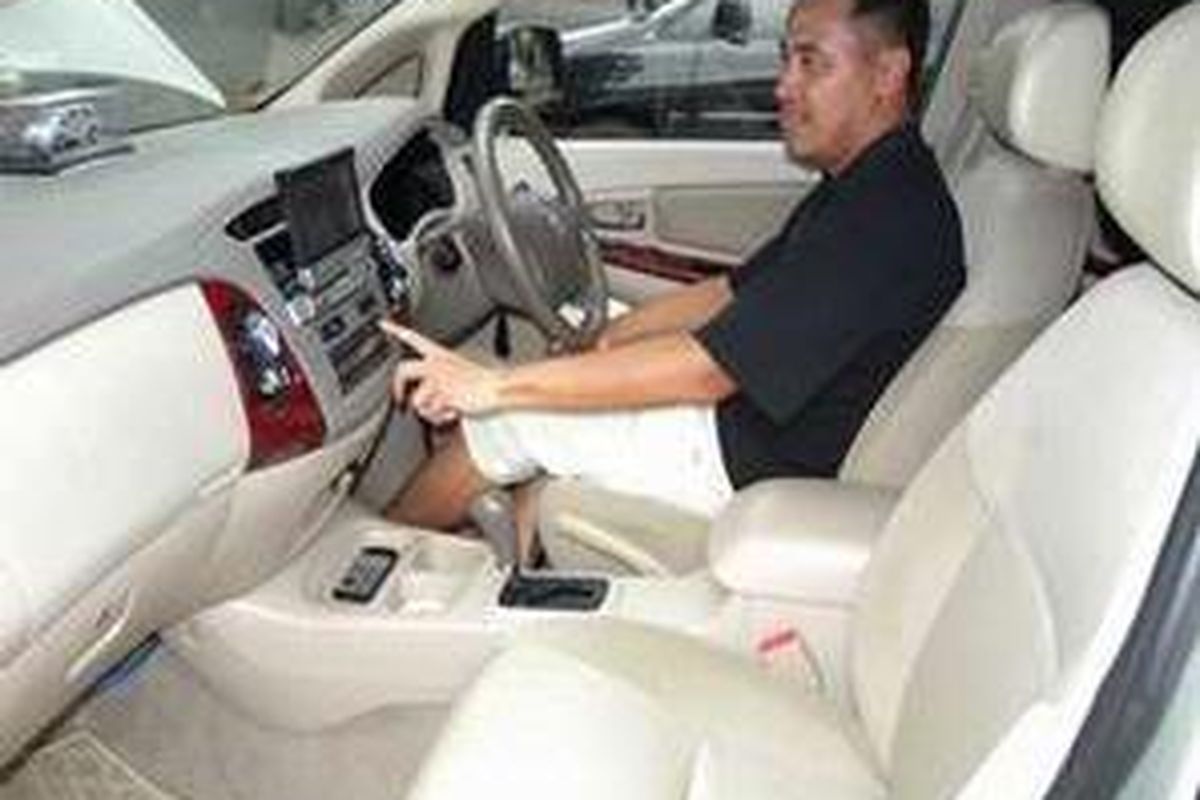 Jalan di kepadatan lalulintas, Fajar tetap santai