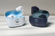 TWS Moto Buds 2 dan Buds 2 Plus MeluncurDidukung Audio BoseBaterai Tahan 48 Jam