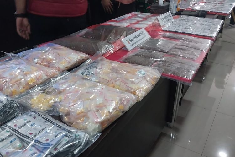 Pengedar Narkoba di Bogor Simpan Sabu di Bagasi Motor dengan Kunci Menggantung