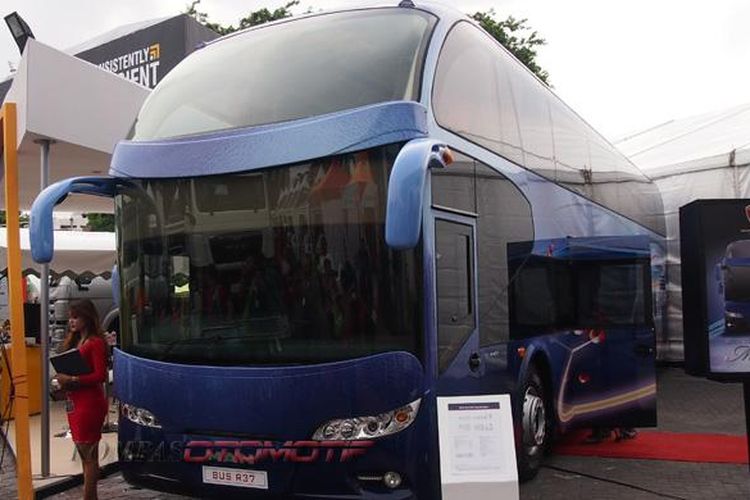 Bus tingkat buatan karoseri Karya Nusantara Gemilang, Kudu, Jawa Tengah
