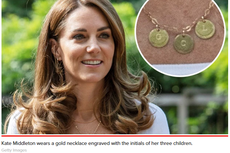 Kate Middleton Pakai Kalung Baru untuk Ketiga Anaknya