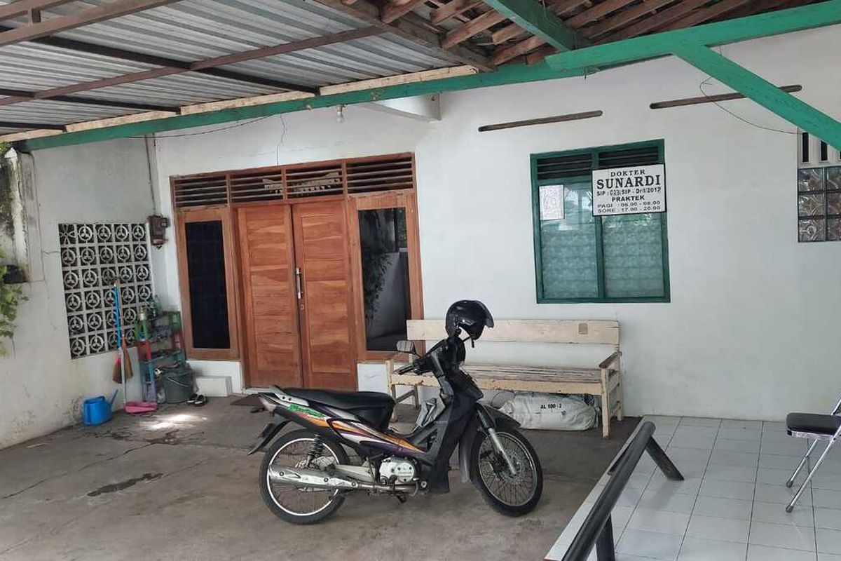 Penampakan lokasi praktek SU sebagai dokter umum dirumahnya yang beralamat di Desa Gayam, Kecamatan Sukoharjo, Sukoharjo, Jawa Tengah.