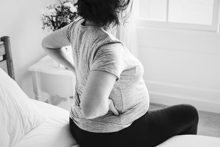 Ilustrasi ibu hamil Tren hamil di usia lebih dewasa meningkat, tetapi dokter mengingatkan bahwa risiko kehamilan dan penurunan kualitas sel telur melonjak signifikan setelah perempuan memasuki usia 35 tahun.