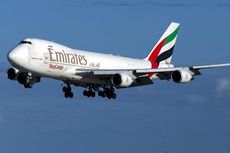 Pramugari Emirates Tepergok Memasukkan 