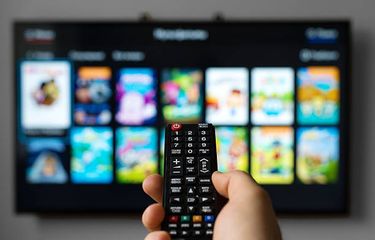 Harga paket langganan Netflix per bulan dan cara berlangganannya dengan mudah. 