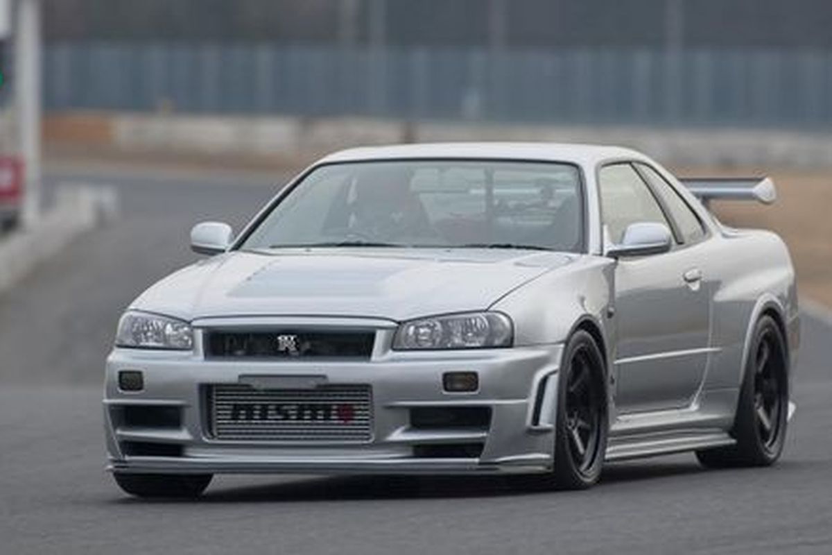 Nissan Skyline R-34 GT-R Z Tune