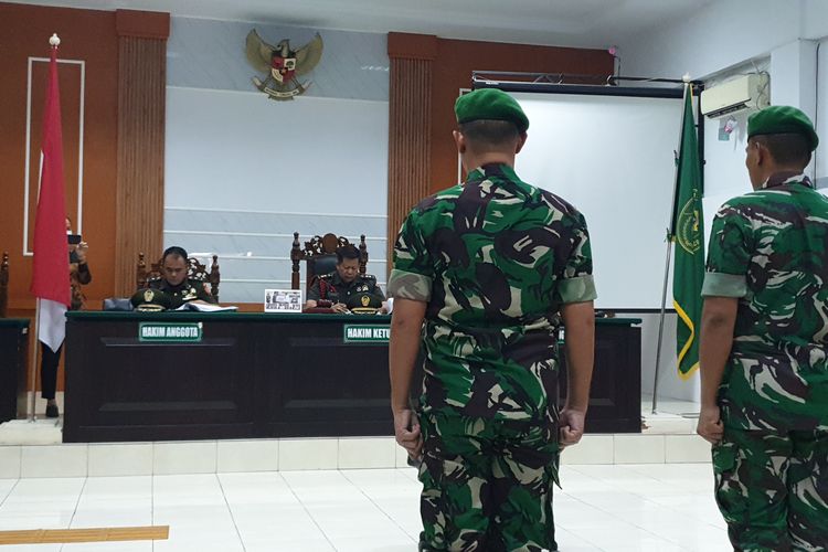 Pengadilan Militer I-02 menggelar sidang putusan dua prajurit TNI yang terlibat kasus tembak mati terhadap pelajar inisial MAF (13), di Jalan Ngumban Surbakti, Kota Medan pada Kamis (7/8/2025). 