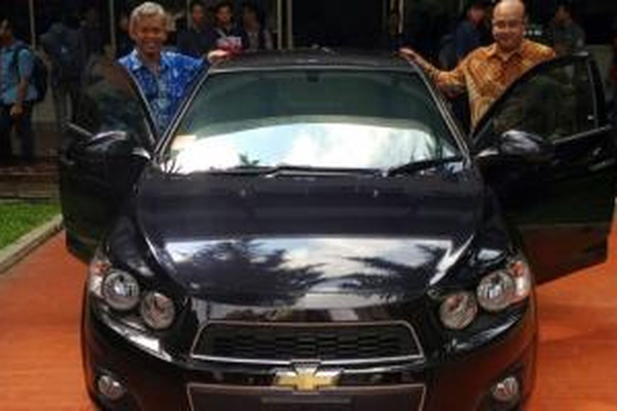 Chevrolet Aveo dan Spin didonasikan untuk empat universitas terpilih sebagai bahan belajar tentang teknologi.