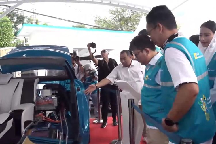 Toyota Mirai dalam peresmian stasiun pengisian hidrogen (hydrogen refueling station/HRS) pertama di Indonesia, Jakarta, Rabu (21/2/2024).