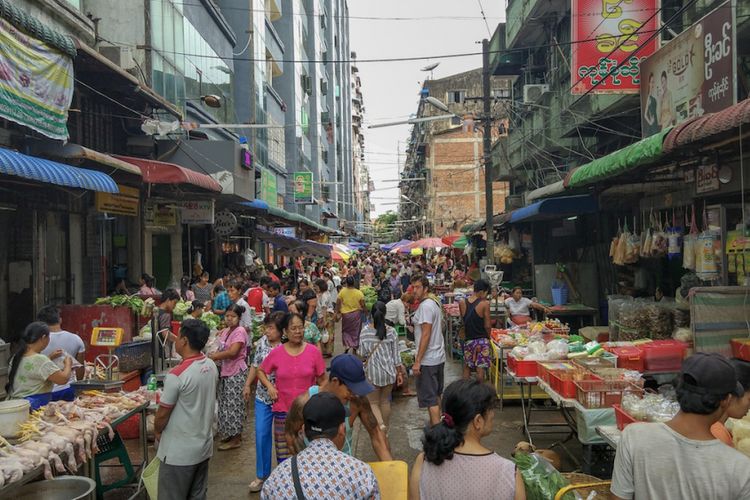 Suasana Yangoon, Myanmar.