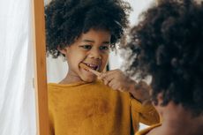 Gigi Susu Anak Rusak, Ini Penyebab dan Cara Mengatasinya