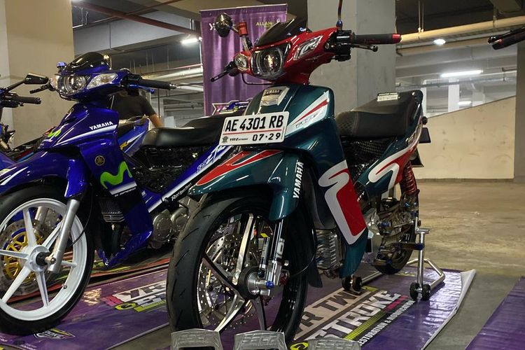 F1ZR Caltex bukanlah motor biasa. Dikenal sebagai edisi spesial, motor ini dirilis antara tahun 2001 hingga 2003 dan menjadi salah satu yang paling dicari di pa