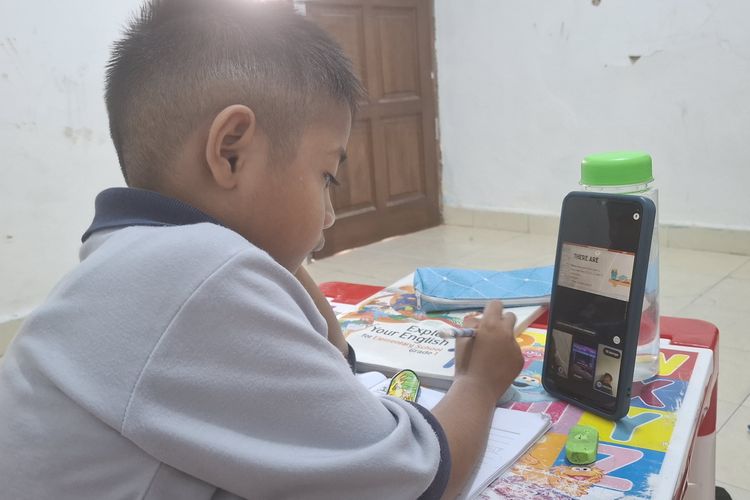 Kabut Asap Pekat, Siswa PAUD-SMP di Batam Kembali Belajar dari Rumah