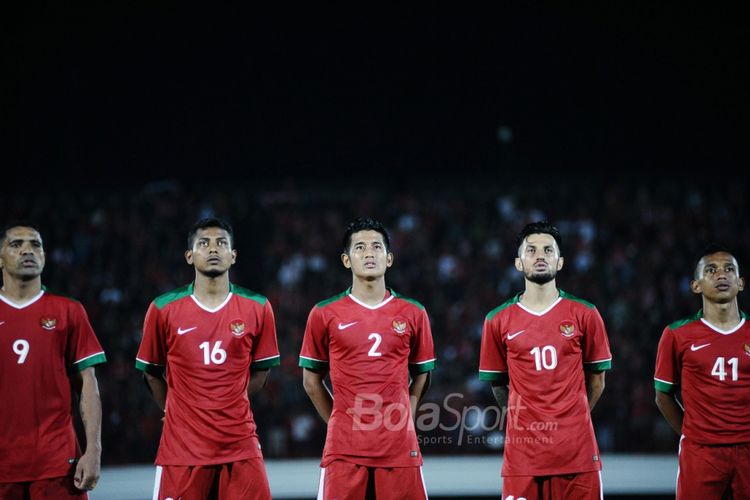 Para pemain timnas U-23 Indonesia saat menghadapi Bali United, Selasa (31/7/2018).