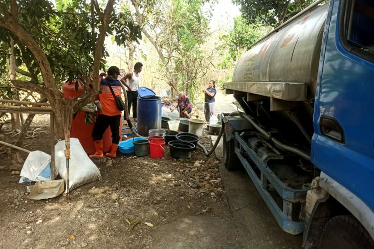 Kekeringan di Blitar Meluas hingga 22 Desa, 48.212 Jiwa Bergantung pada Bantuan Air Bersih