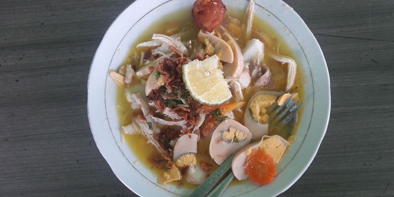Soto Banjar, kuliner khas kota Banjarmasain, Kalimantan Selatan.