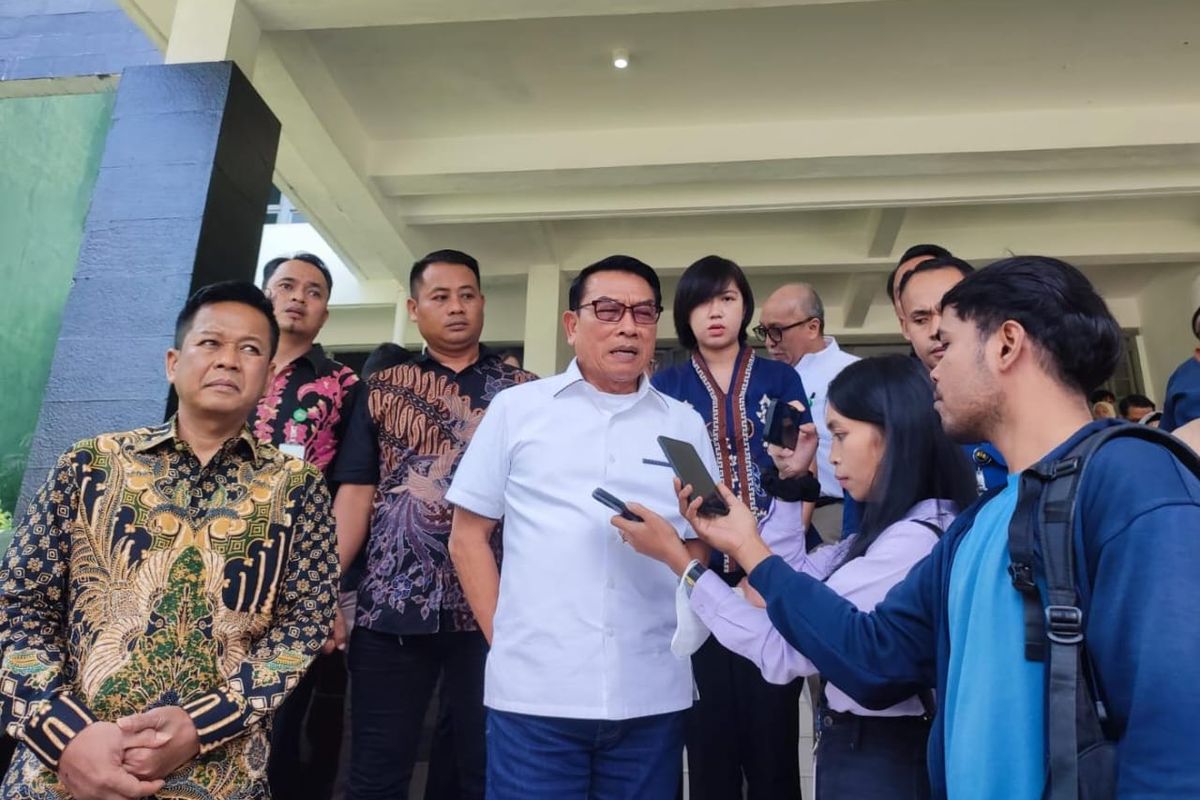 Kepala Staf Kepresidenan, Moeldoko saat diwawancarai di Kampus USU, Jumat (1/3/2024)