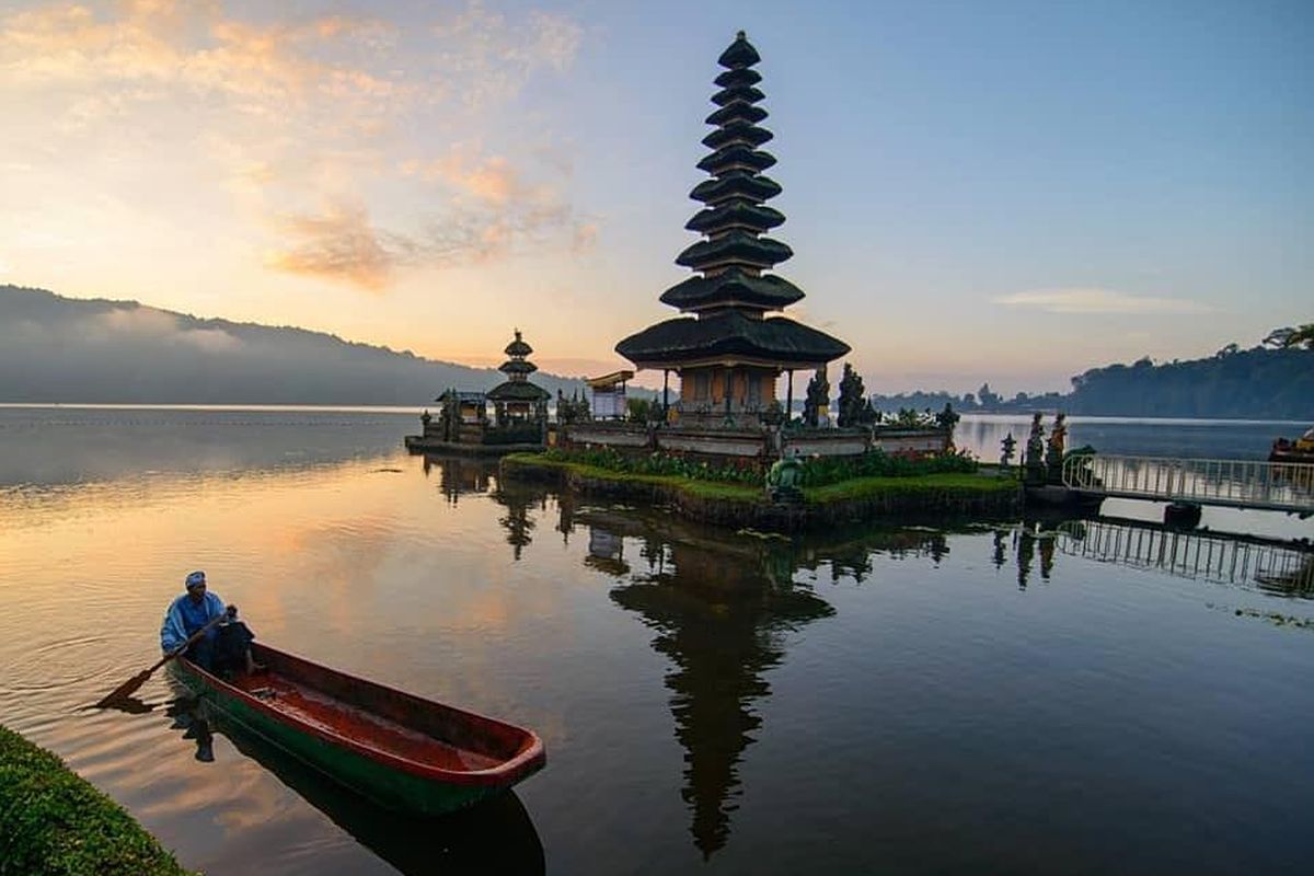 A lakeside temple in Bali