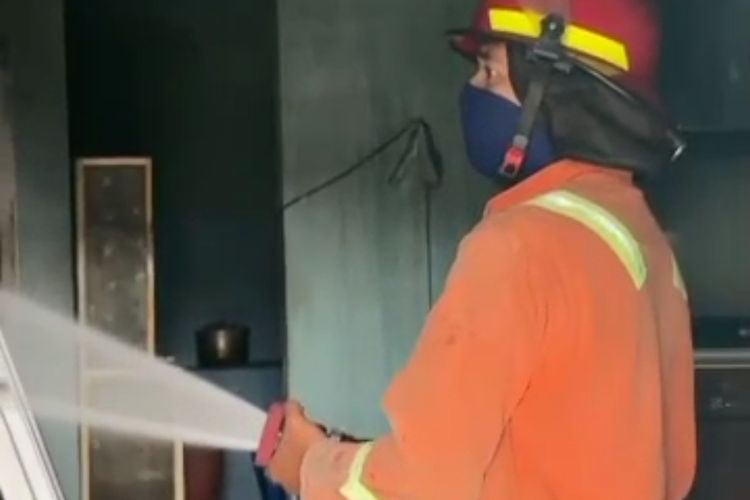 Sakit dan Terjebak, Seorang Pria di Ungaran Tewas Terbakar di Tempat Tidur