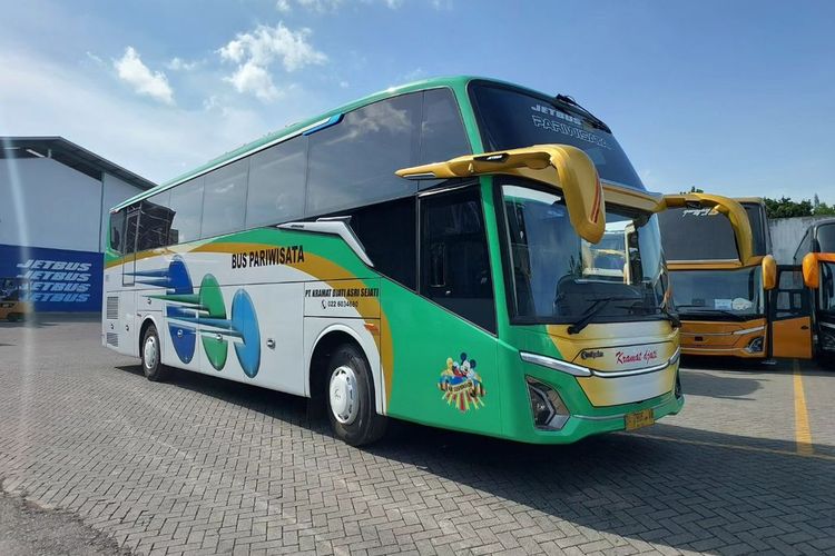 Garasi bus Karoseri Adiputro