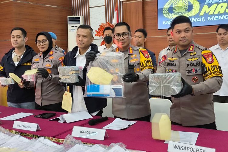 41 Warga di Bekasi Jadi Debitur Fiktif KUR Bank BUMD, Dijanjikan Bansos Rp 1 Juta