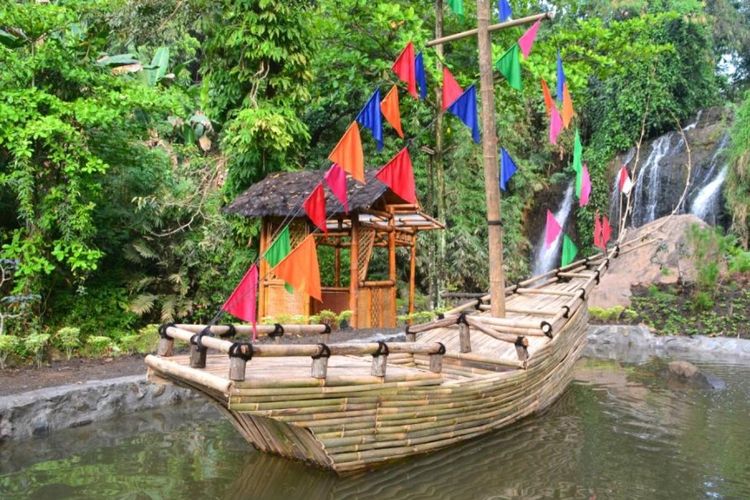 Wisata Curug Grenjeng di Kampung Wisata Ngempon, yang merupakan salah satu desa wisata di Kabupaten Semarang