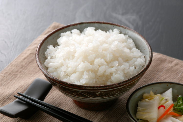 Ilustrasi beras porang yang diolah menjadi nasi