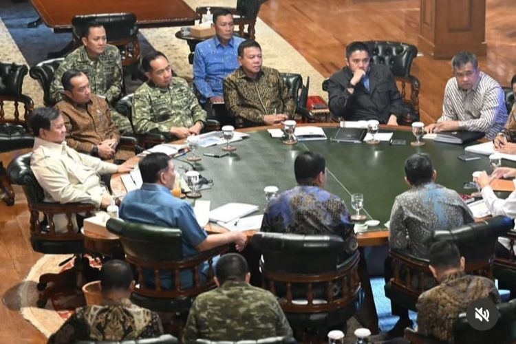 Prabowo Panggil Panglima TNI hingga Mendikti ke Hambalang, Bahas Suku Dayak-Karhutla