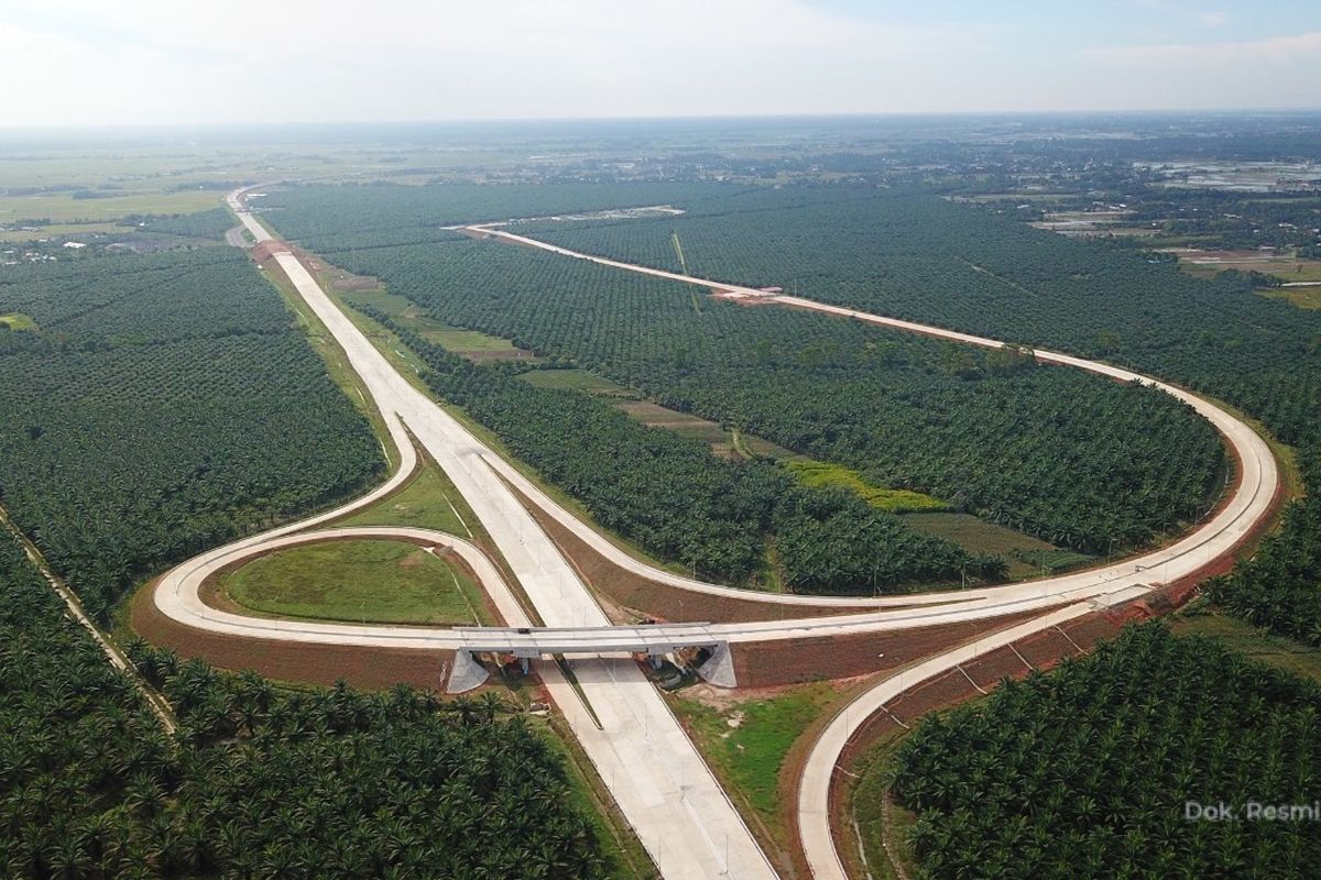 Jalan Tol Kuala Tanjung-Tebing Tinggi-Parapat.