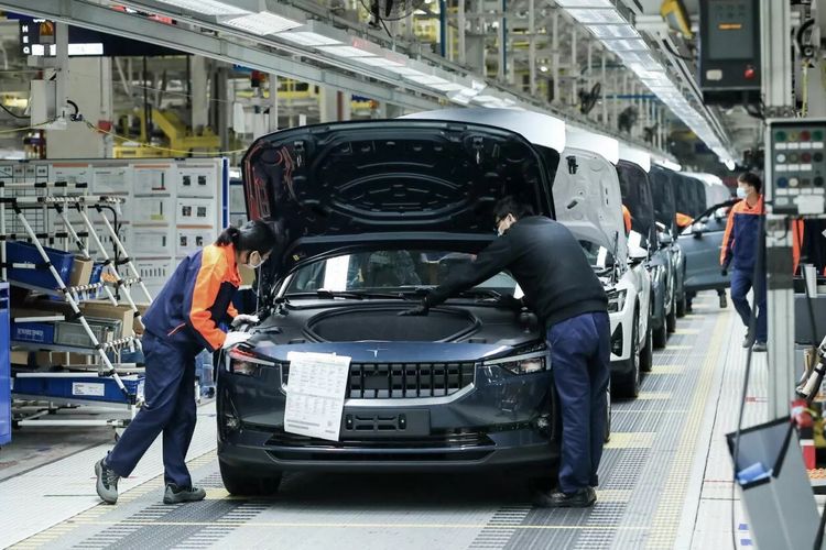 China diprediksi dapat menyalip Jepang sebagai eksportir mobil terbesar di dunia pada 2030. 