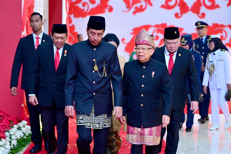 Presiden Joko Widodo dan Wakil Presiden Ma'ruf Amin saat menghadiri Sidang Tahunan MPR RI di Kompleks Parlemen, Jakarta Pusat, Jumat (16/8/2024).
