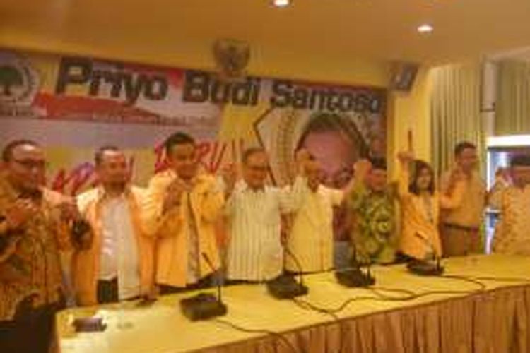 Priyo Budi Santoso mendeklarasikan diri sebagai bakal calon ketua umum Partai Golkar di kantor DPP Partai Golkar, Selasa (14/4/2016).