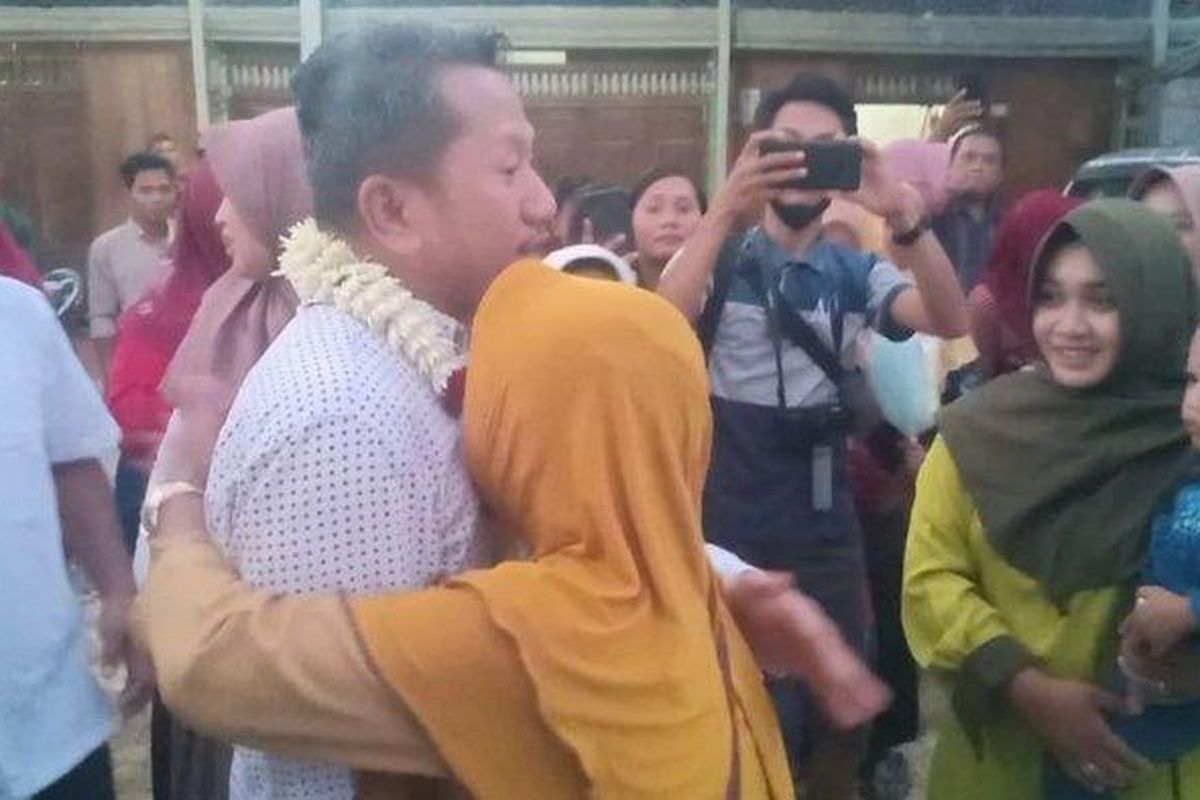 Joko Suranto sultan Grobogan yang membangun jalan di Desanya, yakni Desa Jetis, Karangrayung, Grobogan sepanjang 1,8kilo dengan biaya 2,8 miliar mudik ke kampung halamannya. 

