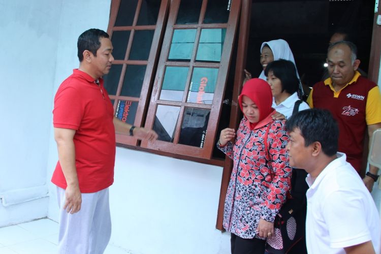 Wali Kota Semarang Hendrar Prihadi menegaskan akan terus melakukan rehabilitasi rumah tidak layak huni di Kota Semarang. Jumlah yang bakal direhabilitasi tak kurang dari 1000 unit rumah setiap tahunnya. 