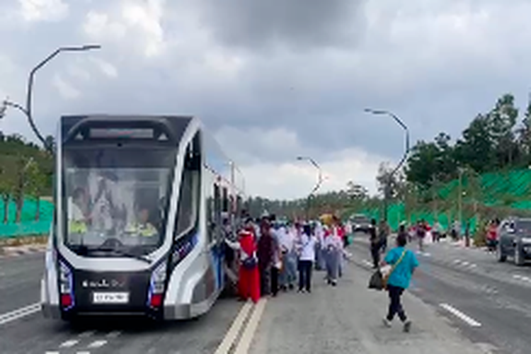 Trem Otonom Terpadu (TOT) menjadi armada transportasi favorit saat perayaan HUT ke-79 RI di Ibu Kota Nusantara (IKN)