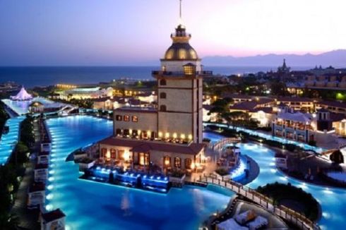 Kolam Renang Hotel-hotel Mewah Ini Menawarkan Sensasi Luar Biasa!