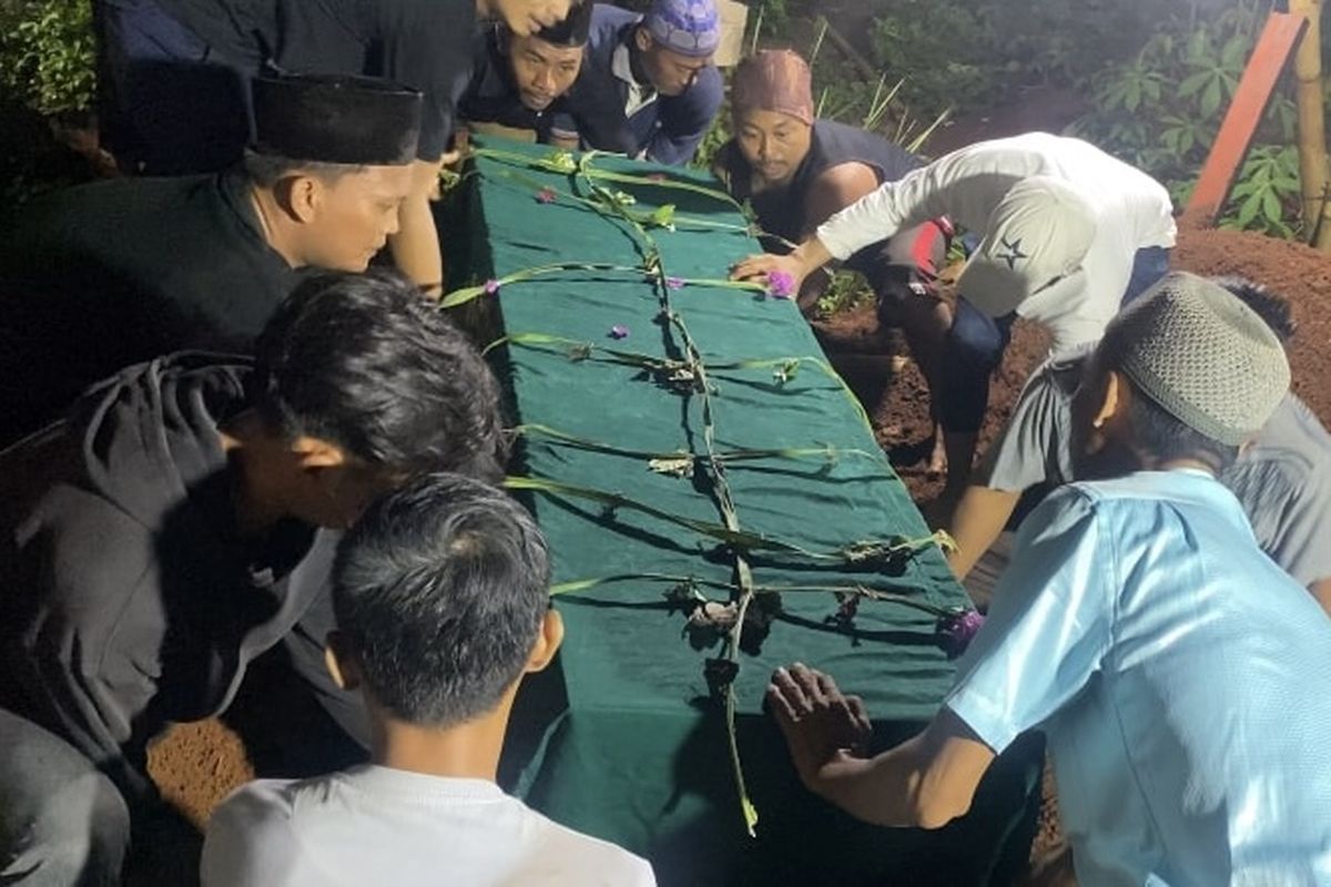 Jenazah Muhammad Rizky, Remaja yang Tewas di Kali Bekasi Dimakamkan Malam Ini