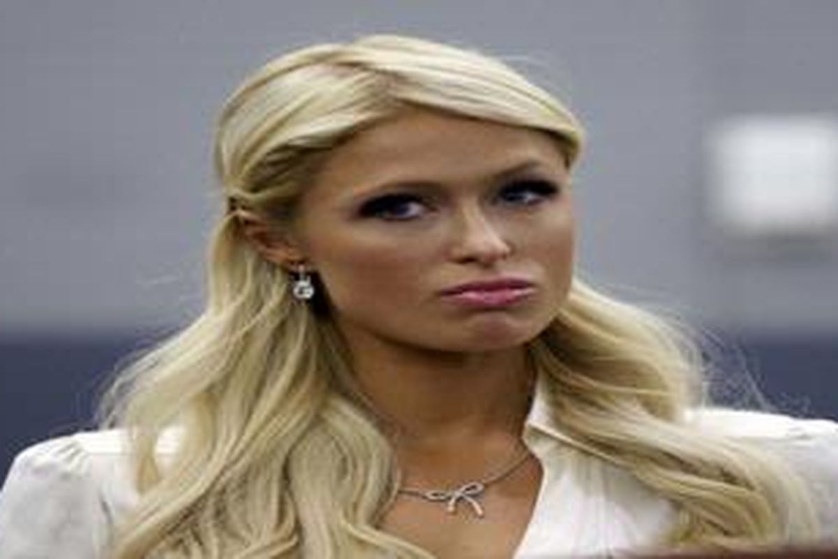 Paris Hilton waits in the courtroom at the Regional Justice Center in Las Vegas, Nevada  September 20, 2010. Hilton pled guilty to charges stemming from her arrest for cocaine possession last month at the Wynn Las Vegas.