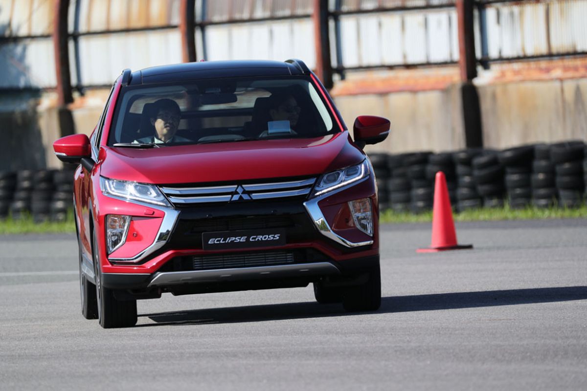 Kompas.com menjajal SUV terbaru Mitsubishi Eclipse Cross di Okazaki, Jepang.