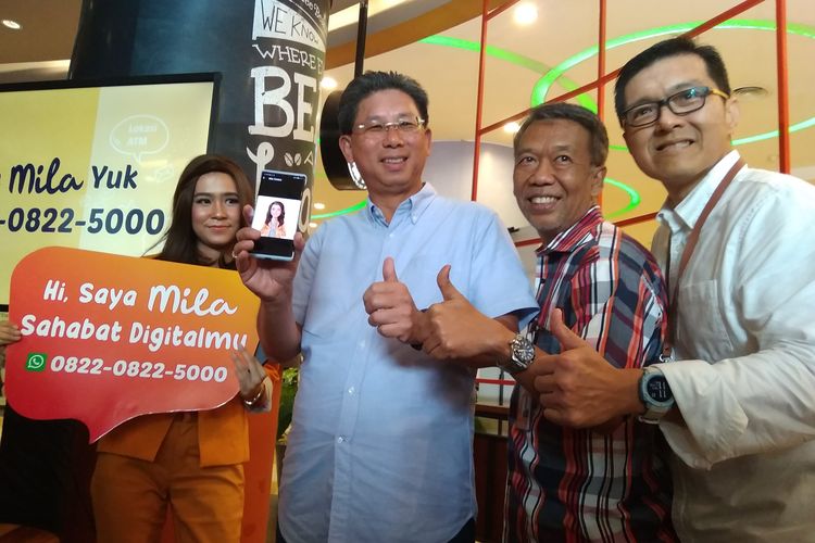 Kostaman Thayib (Dirut Bank Mega), Guntur Triyudianto (Direktur Operasional dan IT Bank Mega) dan Arief Tendeas (Digital Business Head Bank Mega) resmi luncurkan Mila di Jakarta, Selasa (3/12/2019).