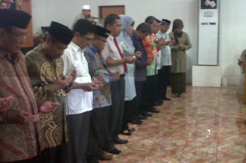 Ustaz Nur Maulana Ceramahi Para Calon Wali Kota Makassar 
