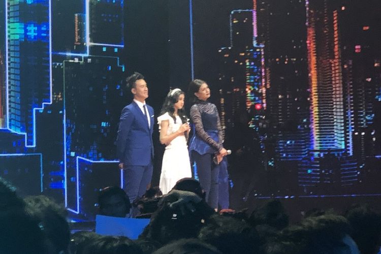 Keisya Levronka di panggung Indonesian Idol X 2019 yang digelar di kawasan MNC Kebon Jeruk, Jakarta Barat, Senin (18/11/2019) malam. 