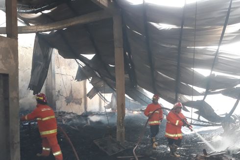 Gudang Kayu Terbakar di Gresik, 30 Petugas Damkar Diterjunkan
