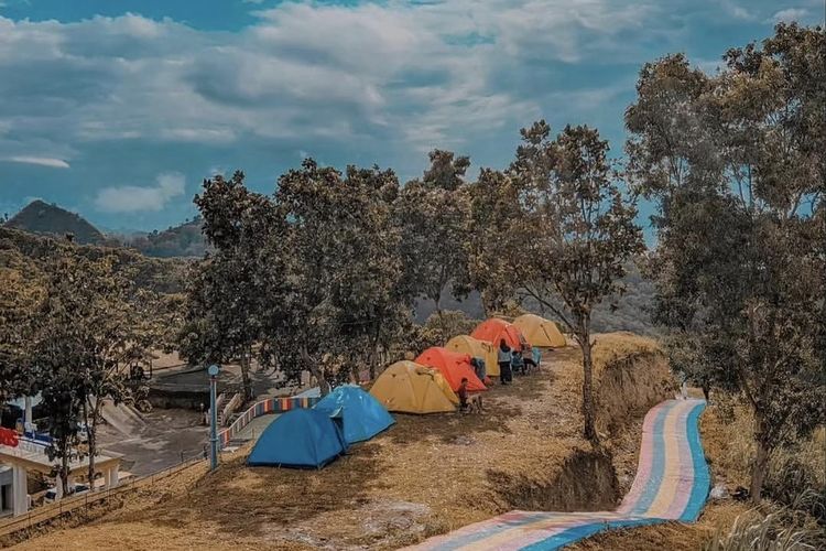 Wisata Viral di Kebumen, Pemandangan Laut Lepas dari Ketinggian Bikin Betah