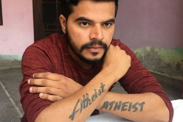 Ravi Kumar. Pria asal India ini menjadi viral setelah berjuang mendapatkan pengakuan bahwa dia adalah ateis.