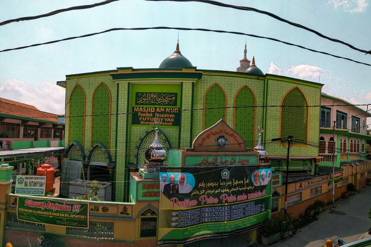 Masjid An-Nur milik Pondok Pesantren Futuhiyyah Mranggen, Demak, Jawa Tengah (Jateng).