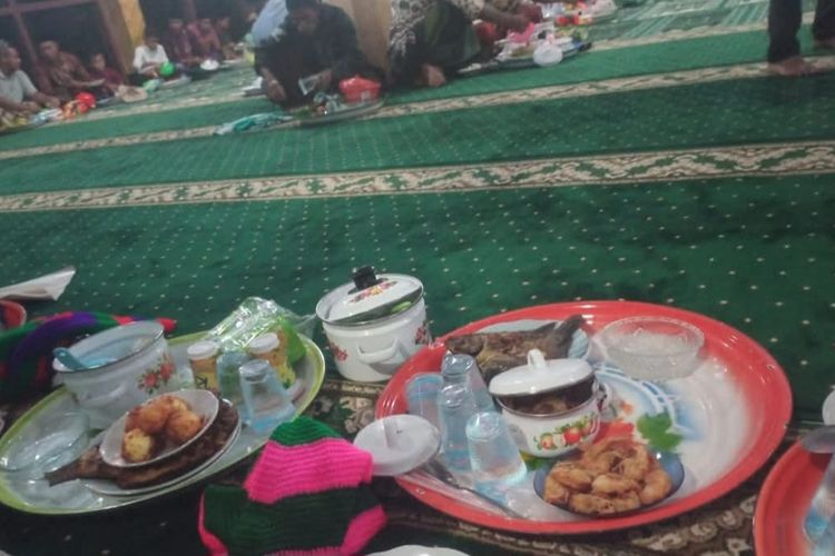 Melihat Tradisi Mangan Rowa Sambut Ramadhan di Sumbawa
