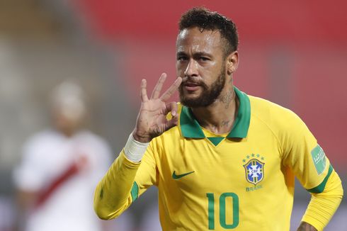 VIDEO - Neymar Pincang Usai Kena Tekel Penggemar