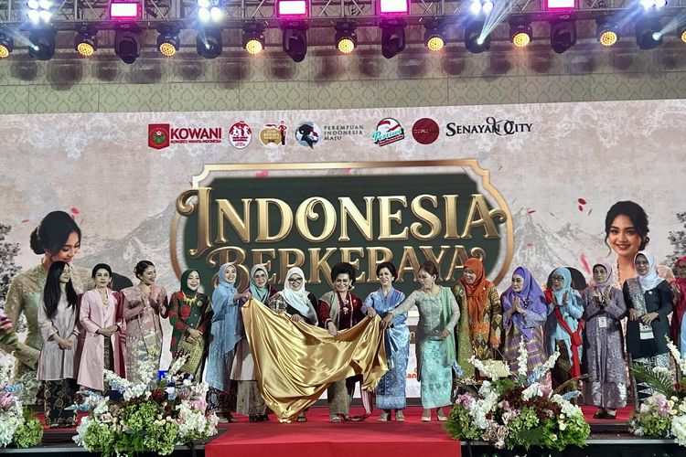 Lebih dari 2.000 Orang Ramaikan Perayaan Hari Kebaya Nasional 2026
